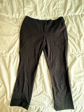 LOFT Black Cropped Straight-Leg Pants